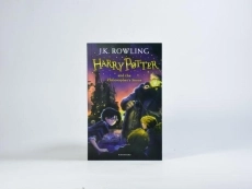 کتاب هری پاتر و سنگ جادو (جلد سخت)